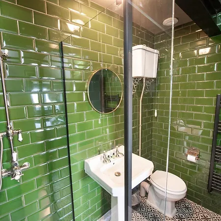 The Victoria Han/Misafirhane Scarborough